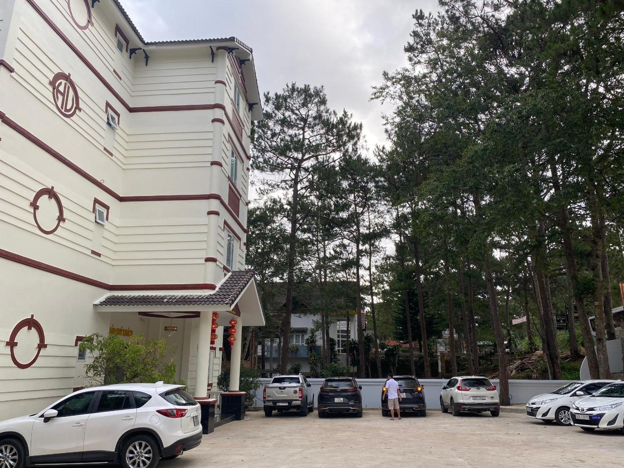Hotel Khach San Hung Viet à Kon Tum Extérieur photo